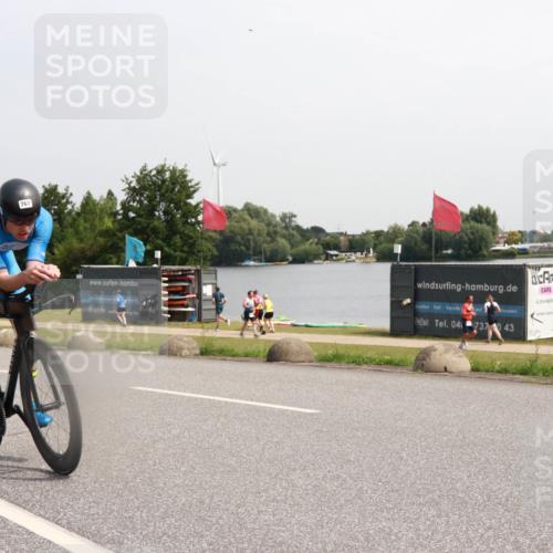 21.06.2025 - 27. Vierlanden-Triathlon H.Heesch http://msf.ph/oto/7994526 15.06.2025 11:22:23 Radfahren 19, 207, 767 meine-sportfotos.de