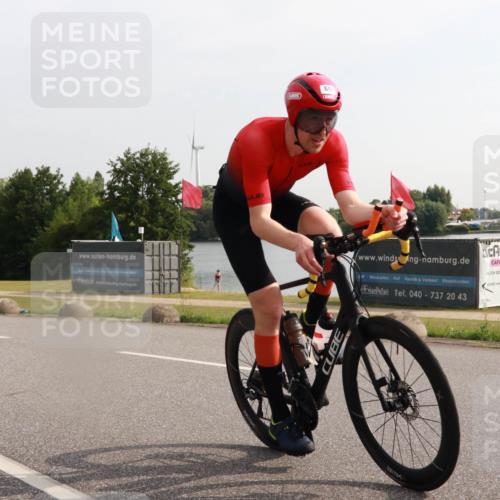 15.06.2025 - 27. Vierlanden-Triathlon H.Heesch http://msf.ph/oto/7994557 15.06.2025 09:11:37 Radfahren 80 meine-sportfotos.de