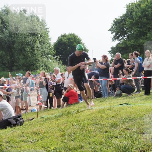 15.06.2025 - 27. Vierlanden-Triathlon KatJ http://msf.ph/oto/7994576 15.06.2025 09:54:50 Schwimmen 294, 297, 319, 361 meine-sportfotos.de