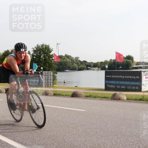15.06.2025 - 27. Vierlanden-Triathlon H.Heesch http://msf.ph/oto/7994585 15.06.2025 09:12:03 Radfahren 46, 49, 85, 186, 210, 220 meine-sportfotos.de