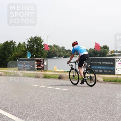 21.06.2025 - 27. Vierlanden-Triathlon H.Heesch http://msf.ph/oto/7994600 15.06.2025 11:22:37 Radfahren 74, 198, 951 meine-sportfotos.de
