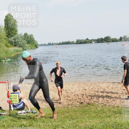 21.06.2025 - 27. Vierlanden-Triathlon MichiJ http://msf.ph/oto/7994607 15.06.2026 09:56:20 Schwimmen 260, 314, 315, 323, 349, 438 meine-sportfotos.de