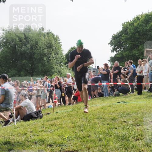 15.06.2025 - 27. Vierlanden-Triathlon KatJ http://msf.ph/oto/7994622 15.06.2025 09:54:50 Schwimmen 294, 297, 319, 361 meine-sportfotos.de
