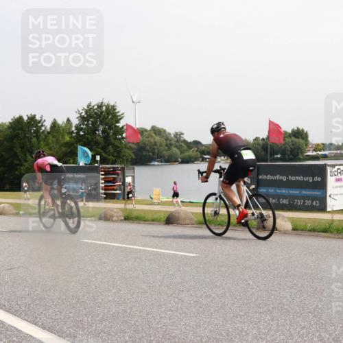 21.06.2025 - 27. Vierlanden-Triathlon H.Heesch http://msf.ph/oto/7994642 15.06.2025 11:22:57 Radfahren 109, 770, 776, 946 meine-sportfotos.de