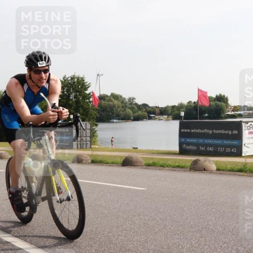 15.06.2025 - 27. Vierlanden-Triathlon H.Heesch http://msf.ph/oto/7994644 15.06.2025 09:12:39 Radfahren 151, 159 meine-sportfotos.de