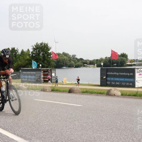21.06.2025 - 27. Vierlanden-Triathlon H.Heesch http://msf.ph/oto/7994649 15.06.2025 11:22:59 Radfahren 109, 770, 776, 946 meine-sportfotos.de
