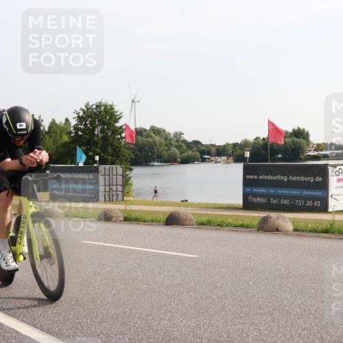 15.06.2025 - 27. Vierlanden-Triathlon H.Heesch http://msf.ph/oto/7994693 15.06.2025 09:12:47 Radfahren 86, 168, 181 meine-sportfotos.de