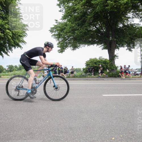 15.06.2025 - 7 Türme Triathlon Yannick Fuchs http://msf.ph/oto/7994710 15.06.2025 13:37:33 Radfahren 427, 522 meine-sportfotos.de