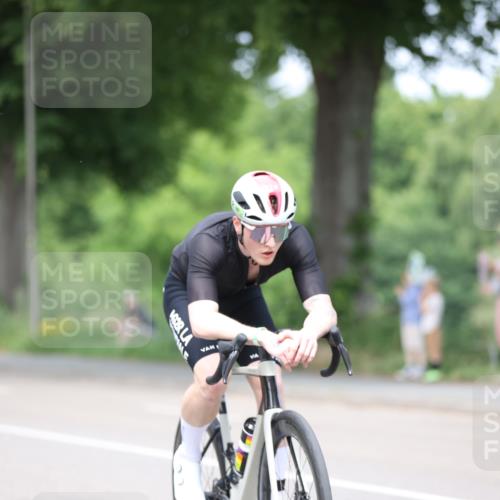 15.06.2025 - 7 Türme Triathlon Yannick Fuchs http://msf.ph/oto/7994711 15.06.2025 13:09:40 Radfahren 222, 607, 705 meine-sportfotos.de