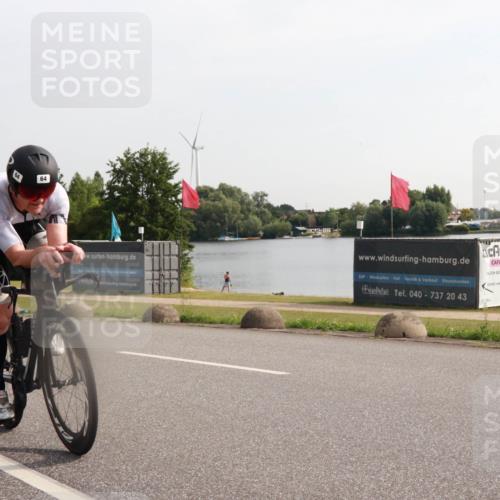 15.06.2025 - 27. Vierlanden-Triathlon H.Heesch http://msf.ph/oto/7994718 15.06.2025 09:12:59 Radfahren 64, 200 meine-sportfotos.de
