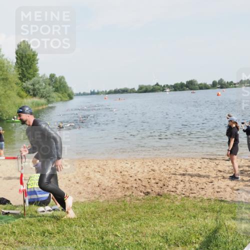 21.06.2025 - 27. Vierlanden-Triathlon MichiJ http://msf.ph/oto/7994731 15.06.2026 09:56:23 Schwimmen 260, 314, 323, 438 meine-sportfotos.de