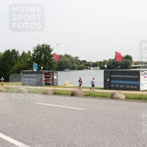 21.06.2025 - 27. Vierlanden-Triathlon H.Heesch http://msf.ph/oto/7994734 15.06.2025 11:23:20 Radfahren 180, 183, 753 meine-sportfotos.de