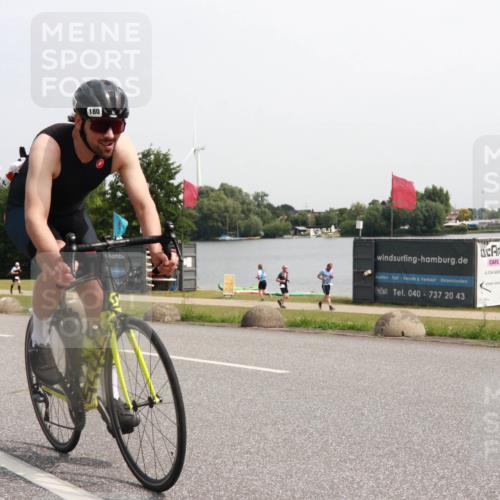 21.06.2025 - 27. Vierlanden-Triathlon H.Heesch http://msf.ph/oto/7994744 15.06.2025 11:23:20 Radfahren 180, 183, 753 meine-sportfotos.de