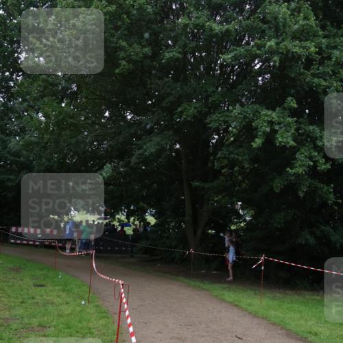 21.06.2025 - 27. Vierlanden-Triathlon Lena Gebhardt http://msf.ph/oto/7994775 15.06.2025 13:49:07 Laufen  meine-sportfotos.de