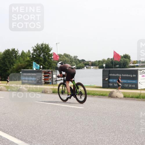 21.06.2025 - 27. Vierlanden-Triathlon H.Heesch http://msf.ph/oto/7994782 15.06.2025 11:23:46 Radfahren 228, 780 meine-sportfotos.de