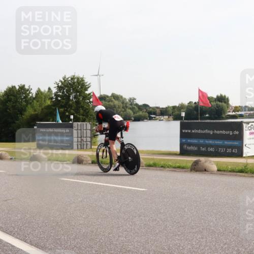 15.06.2025 - 27. Vierlanden-Triathlon H.Heesch http://msf.ph/oto/7994796 15.06.2025 09:13:47 Radfahren 60, 182 meine-sportfotos.de