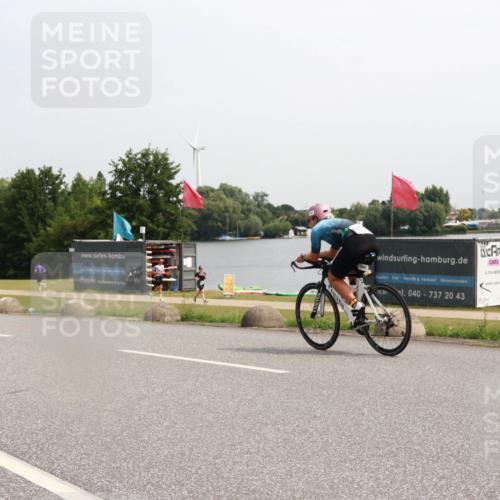 21.06.2025 - 27. Vierlanden-Triathlon H.Heesch http://msf.ph/oto/7994808 15.06.2025 11:23:50 Radfahren 204, 228, 780 meine-sportfotos.de