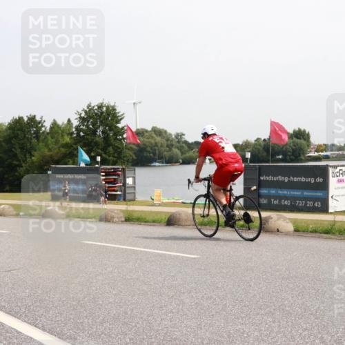 21.06.2025 - 27. Vierlanden-Triathlon H.Heesch http://msf.ph/oto/7994823 15.06.2025 11:23:55 Radfahren 204 meine-sportfotos.de