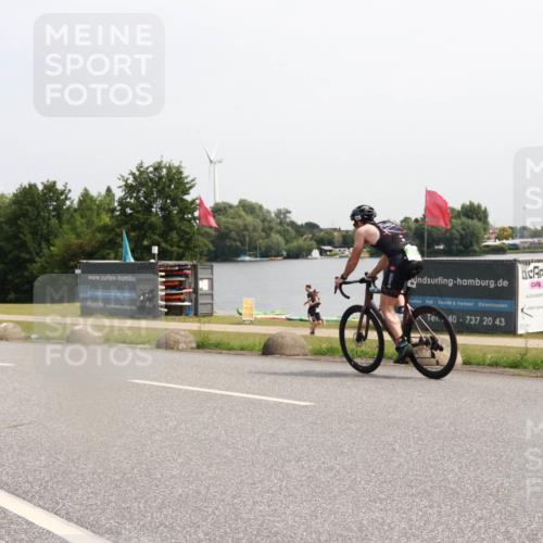 21.06.2025 - 27. Vierlanden-Triathlon H.Heesch http://msf.ph/oto/7994843 15.06.2025 11:24:17 Radfahren 804 meine-sportfotos.de