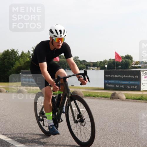 15.06.2025 - 27. Vierlanden-Triathlon H.Heesch http://msf.ph/oto/7994846 15.06.2025 09:14:05 Radfahren 26 meine-sportfotos.de