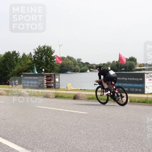 21.06.2025 - 27. Vierlanden-Triathlon H.Heesch http://msf.ph/oto/7994860 15.06.2025 11:24:23 Radfahren 804, 904 meine-sportfotos.de