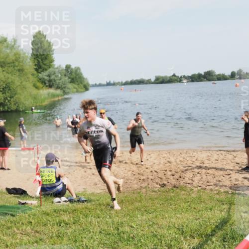 21.06.2025 - 27. Vierlanden-Triathlon MichiJ http://msf.ph/oto/7994873 15.06.2026 09:56:37 Schwimmen 254, 276, 286, 320, 341 meine-sportfotos.de