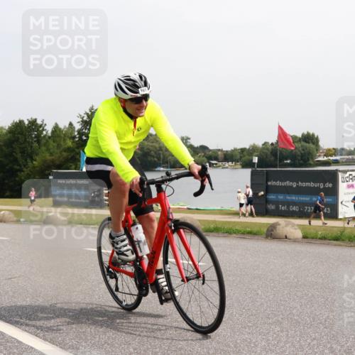 21.06.2025 - 27. Vierlanden-Triathlon H.Heesch http://msf.ph/oto/7994906 15.06.2025 11:24:31 Radfahren 161, 213, 904 meine-sportfotos.de