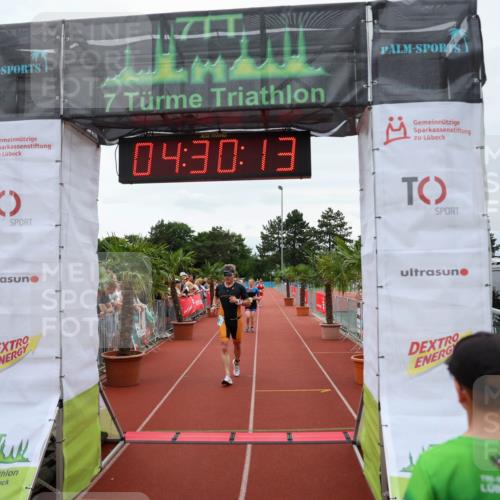 15.06.2025 - 7 Türme Triathlon Michael Strokosch http://msf.ph/oto/7994929 15.06.2025 14:30:12 Ziel 637, 1172 meine-sportfotos.de