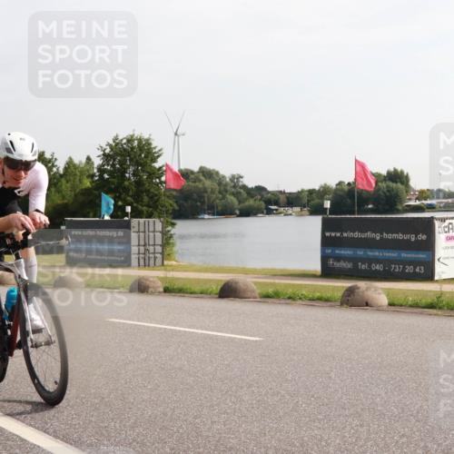 15.06.2025 - 27. Vierlanden-Triathlon H.Heesch http://msf.ph/oto/7994934 15.06.2025 09:14:46 Radfahren 88, 94 meine-sportfotos.de