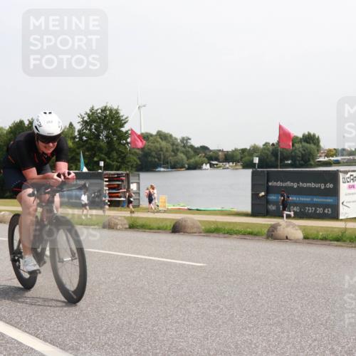21.06.2025 - 27. Vierlanden-Triathlon H.Heesch http://msf.ph/oto/7994937 15.06.2025 11:24:55 Radfahren 199, 252 meine-sportfotos.de