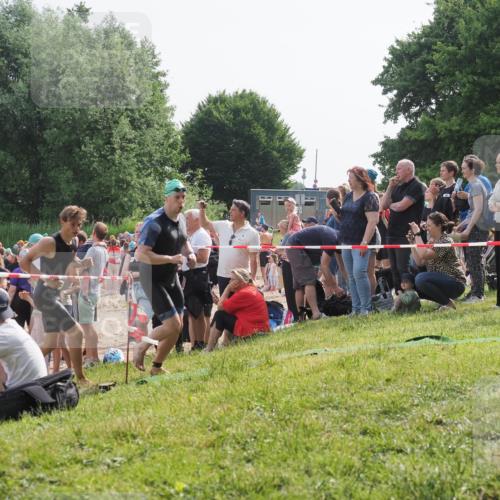 15.06.2025 - 27. Vierlanden-Triathlon KatJ http://msf.ph/oto/7994941 15.06.2025 09:55:01 Schwimmen 319, 336, 344, 361 meine-sportfotos.de