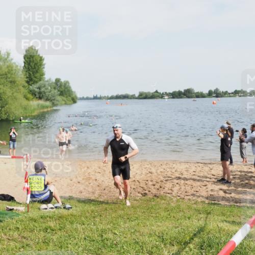 21.06.2025 - 27. Vierlanden-Triathlon MichiJ http://msf.ph/oto/7994949 15.06.2026 09:56:42 Schwimmen 254, 275, 276, 281, 286, 320, 341 meine-sportfotos.de