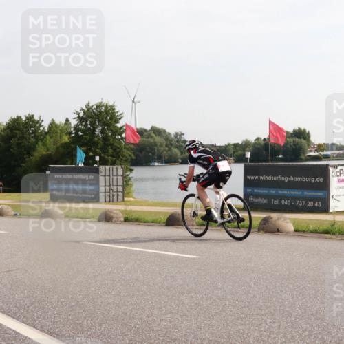 15.06.2025 - 27. Vierlanden-Triathlon H.Heesch http://msf.ph/oto/7994950 15.06.2025 09:14:51 Radfahren 88, 94, 231 meine-sportfotos.de