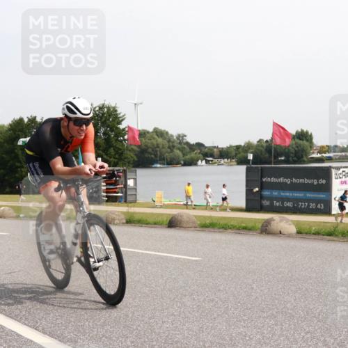 21.06.2025 - 27. Vierlanden-Triathlon H.Heesch http://msf.ph/oto/7994955 15.06.2025 11:25:02 Radfahren 81, 693 meine-sportfotos.de