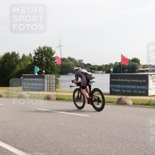 15.06.2025 - 27. Vierlanden-Triathlon H.Heesch http://msf.ph/oto/7994957 15.06.2025 09:14:56 Radfahren 73, 216, 231 meine-sportfotos.de