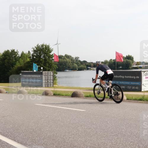15.06.2025 - 27. Vierlanden-Triathlon H.Heesch http://msf.ph/oto/7994958 15.06.2025 09:14:58 Radfahren 73, 212, 216, 231 meine-sportfotos.de