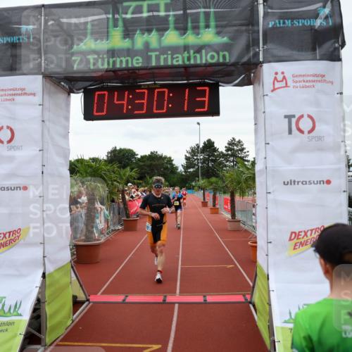15.06.2025 - 7 Türme Triathlon Michael Strokosch http://msf.ph/oto/7994960 15.06.2025 14:30:13 Ziel 637, 1172 meine-sportfotos.de