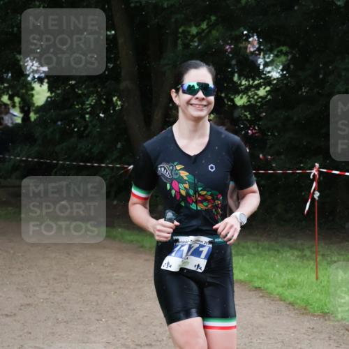 21.06.2025 - 27. Vierlanden-Triathlon Lena Gebhardt http://msf.ph/oto/7994967 15.06.2025 13:49:44 Laufen 20, 14 meine-sportfotos.de