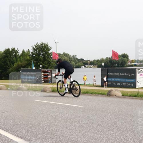 21.06.2025 - 27. Vierlanden-Triathlon H.Heesch http://msf.ph/oto/7994994 15.06.2025 11:25:03 Radfahren 81, 693 meine-sportfotos.de