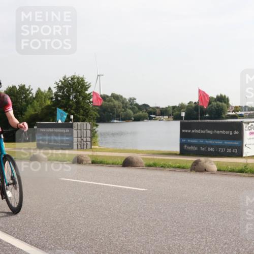 15.06.2025 - 27. Vierlanden-Triathlon H.Heesch http://msf.ph/oto/7994999 15.06.2025 09:15:40 Radfahren 2, 30, 35 meine-sportfotos.de