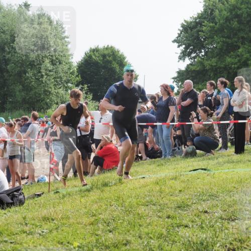 15.06.2025 - 27. Vierlanden-Triathlon KatJ http://msf.ph/oto/7995004 15.06.2025 09:55:01 Schwimmen 319, 336, 344, 361 meine-sportfotos.de