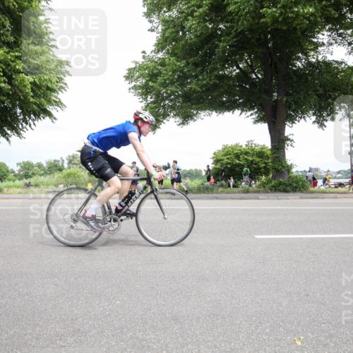 15.06.2025 - 7 Türme Triathlon Yannick Fuchs http://msf.ph/oto/7995033 15.06.2025 13:39:36 Radfahren 409, 1085, 1159 meine-sportfotos.de