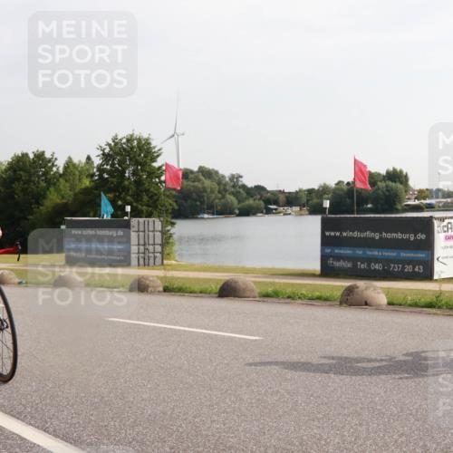 15.06.2025 - 27. Vierlanden-Triathlon H.Heesch http://msf.ph/oto/7995038 15.06.2025 09:15:44 Radfahren 2, 35, 83, 165 meine-sportfotos.de