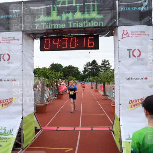 15.06.2025 - 7 Türme Triathlon Michael Strokosch http://msf.ph/oto/7995067 15.06.2025 14:30:15 Ziel 637, 1172 meine-sportfotos.de