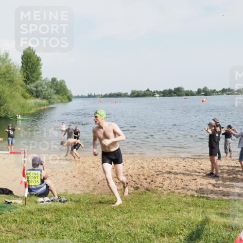 21.06.2025 - 27. Vierlanden-Triathlon MichiJ http://msf.ph/oto/7995074 15.06.2026 09:56:47 Schwimmen 258, 275, 281, 301, 320 meine-sportfotos.de