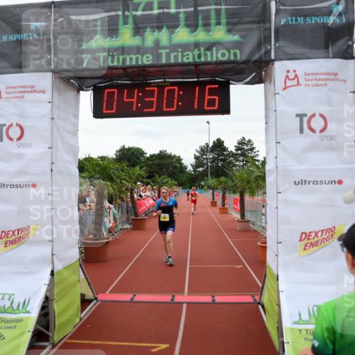 15.06.2025 - 7 Türme Triathlon Michael Strokosch http://msf.ph/oto/7995080 15.06.2025 14:30:16 Ziel 637 meine-sportfotos.de