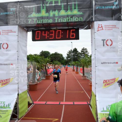 15.06.2025 - 7 Türme Triathlon Michael Strokosch http://msf.ph/oto/7995097 15.06.2025 14:30:16 Ziel 637 meine-sportfotos.de