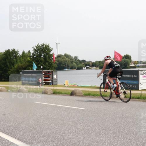 21.06.2025 - 27. Vierlanden-Triathlon H.Heesch http://msf.ph/oto/7995108 15.06.2025 11:25:16 Radfahren 29, 726, 944 meine-sportfotos.de