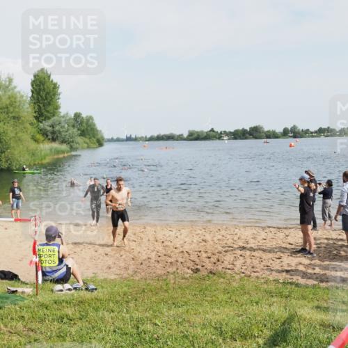 21.06.2025 - 27. Vierlanden-Triathlon MichiJ http://msf.ph/oto/7995113 15.06.2026 09:56:48 Schwimmen 258, 275, 281, 301, 320 meine-sportfotos.de