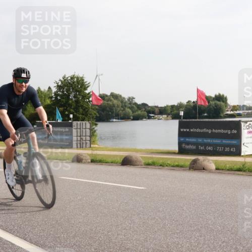 15.06.2025 - 27. Vierlanden-Triathlon H.Heesch http://msf.ph/oto/7995117 15.06.2025 09:16:16 Radfahren 43 meine-sportfotos.de